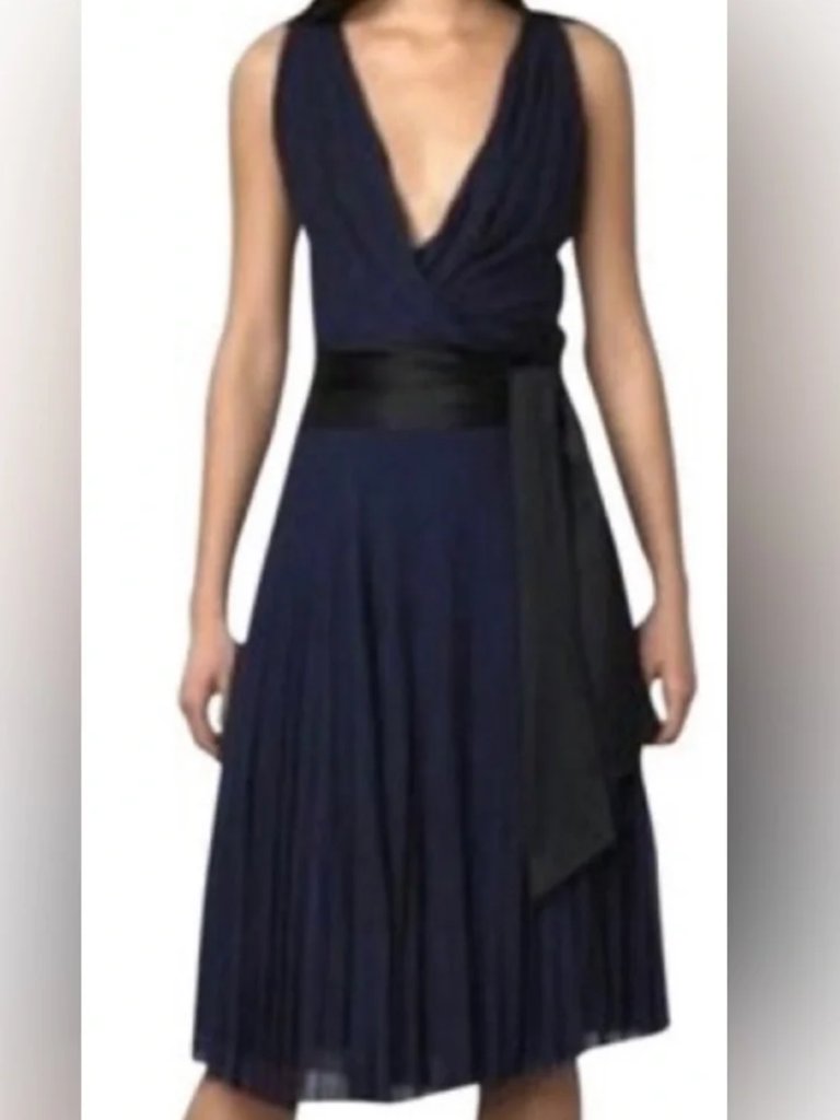 Diane Von Furstenberg Lorelei A Line Wrap Dress Size 2 100% Silk Navy Blue